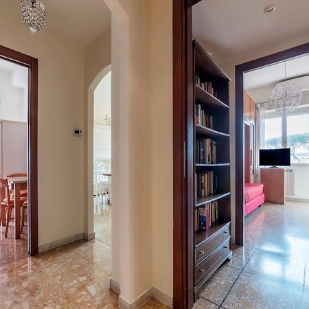 Monteverde Roomy Apartment Sun And Flowers Rome Bagian luar foto