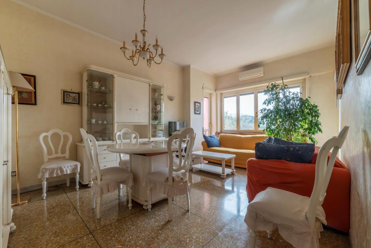 Monteverde Roomy Apartment Sun And Flowers Rome Bagian luar foto