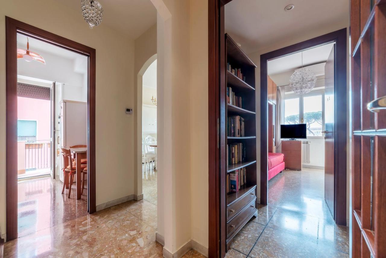 Monteverde Roomy Apartment Sun And Flowers Rome Bagian luar foto