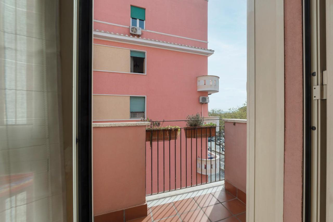 Monteverde Roomy Apartment Sun And Flowers Rome Bagian luar foto